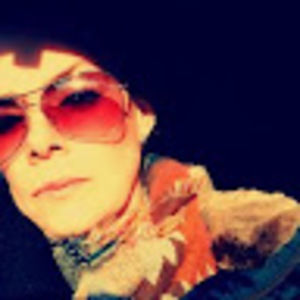 Meet your Posher, Dana